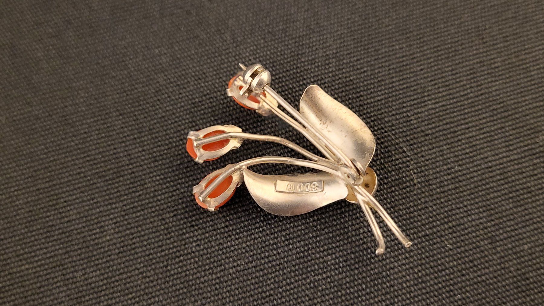 Broches & Aiguilles: Vintage Silber-Brosche mit Korallen – D'occasion à Basel par spinne02 3