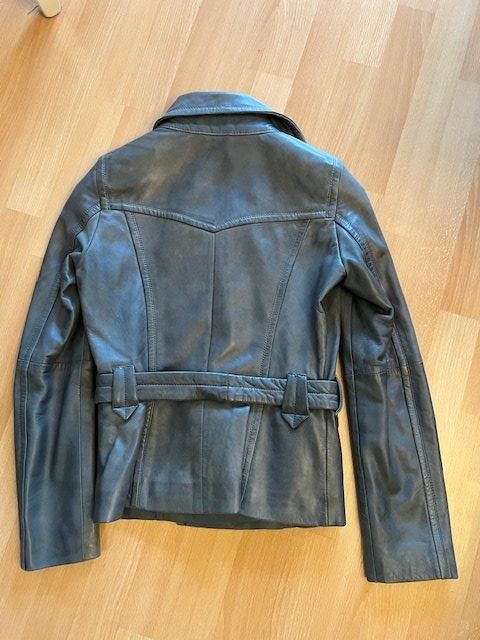 Benetton Giacche: Lederjacke Benetton Gr.34 – Usato da Wabern venduto da MagdalenaWabern 1