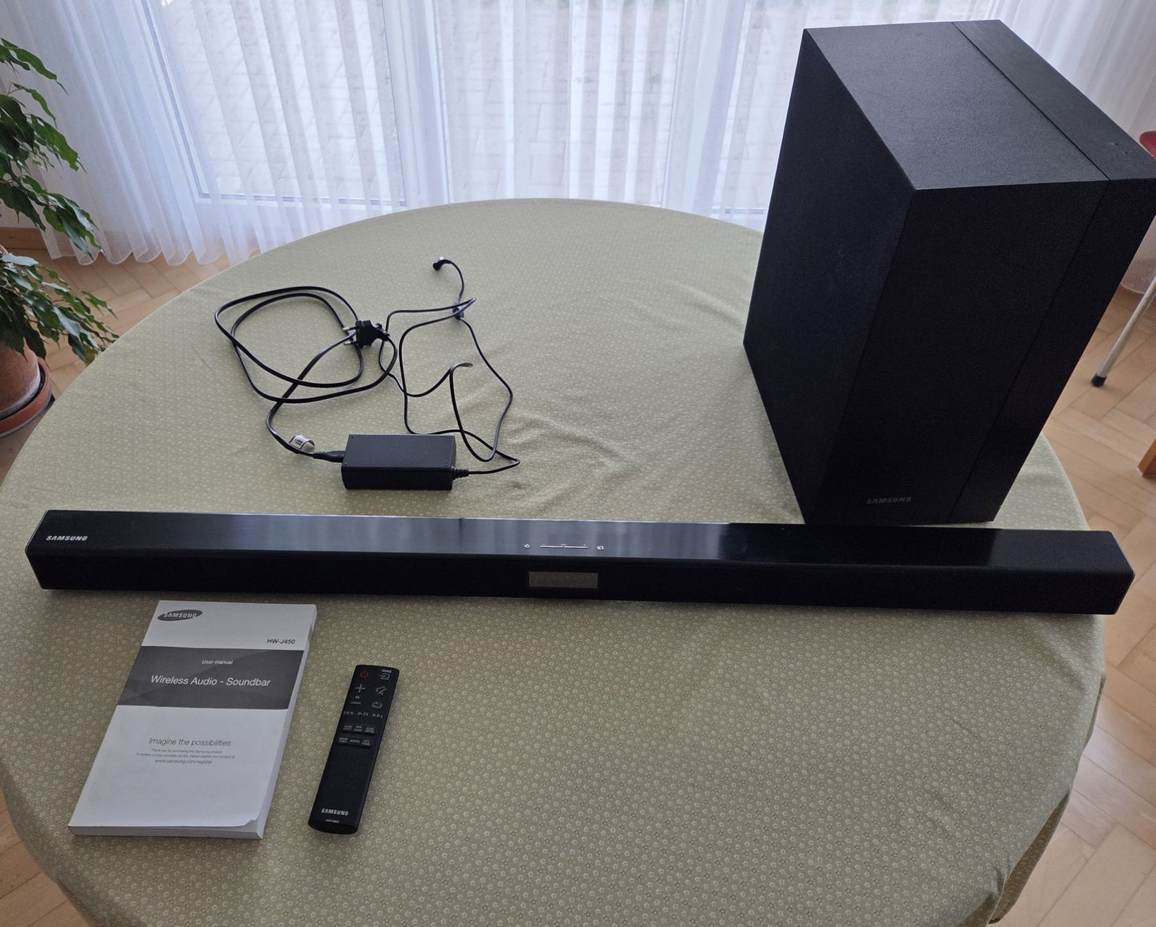 Samsung Lautsprecher: Samsung Soundbar HW-J450 – Gebraucht aus Horgen von Jrevi