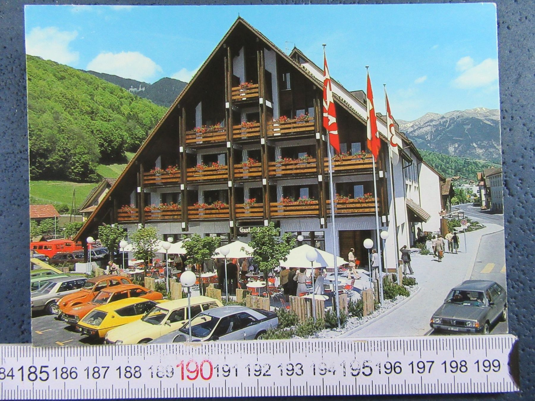 Ansichtskarten: SARNEN HOTEL KRONE OLDTIMER-AUTOS AK ONW – Gebraucht aus Ettingen von Hausi4711