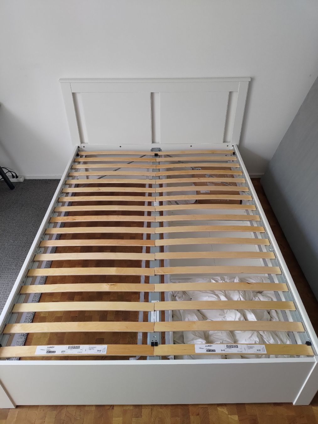 Ikea Betten: Bed frame (Songesand - IKEA) – Gebraucht aus Pfäffikon ZH von