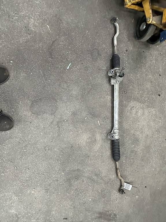 Tutti pezzi di ricambio auto: Lenkung Suzuki Swift 2010- – Usato da Niederurnen venduto da carfactory8867