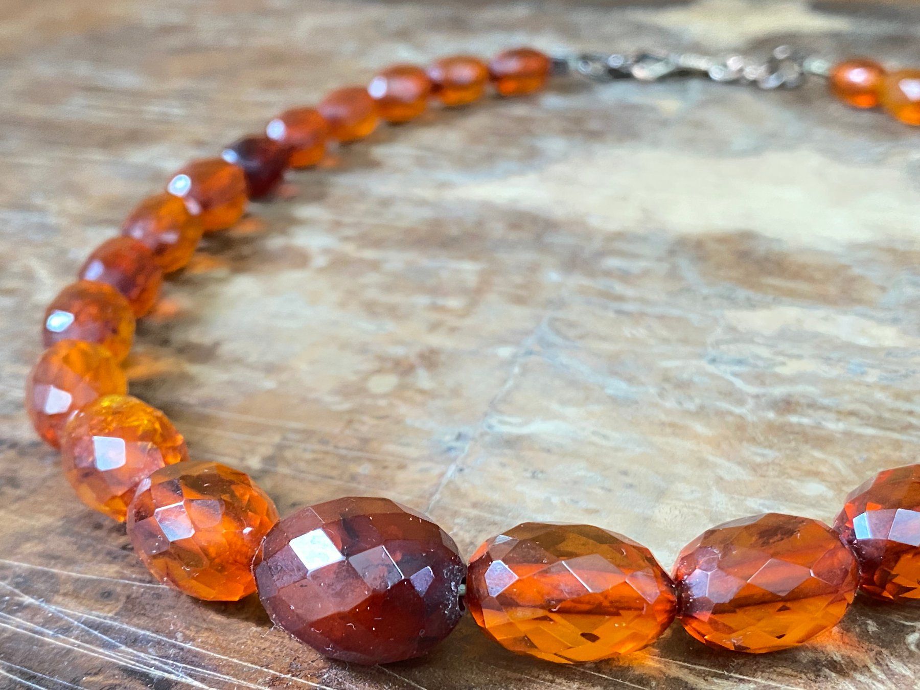 Catenine: Vintage Elegante Facettierte Bernsteinkette – Usato da Schaffhausen venduto da vintageville 8
