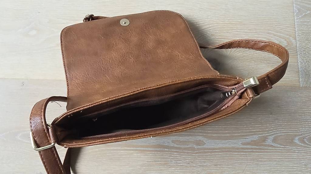 Borse da donna: Umhängetasche/Handtasche braun – Usato da Würenlingen venduto da wan_6dzy 2