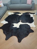 Kuhfell Teppich schwarz weiss Naturfell ca. 2 X 2.4 Meter