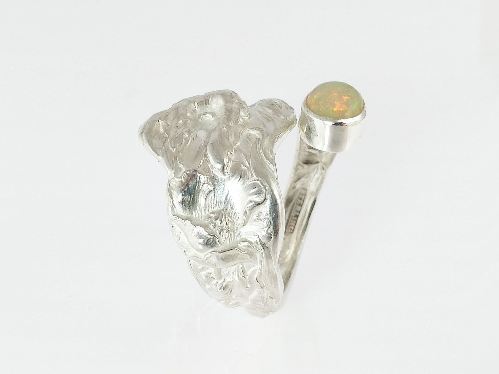 Anelli: Grosser massiver Jugendstil Silberring mit farbenem Opal – Nuovo e nell'imballaggio originale da Meilen venduto da Byrd-bijoux 2