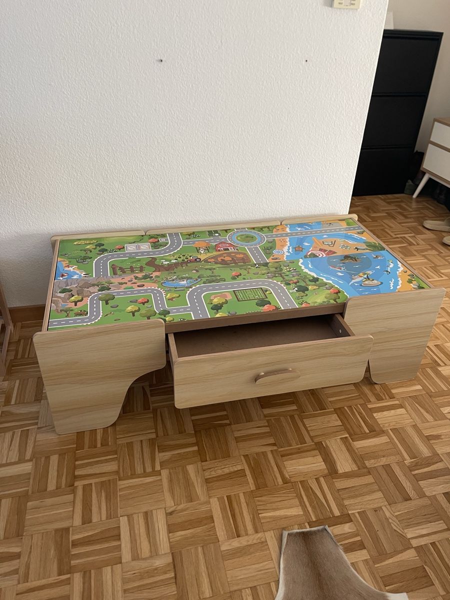 Jouets: Kindermöbel Spieltisch  – D'occasion à Zollikon par tap_xv26 1