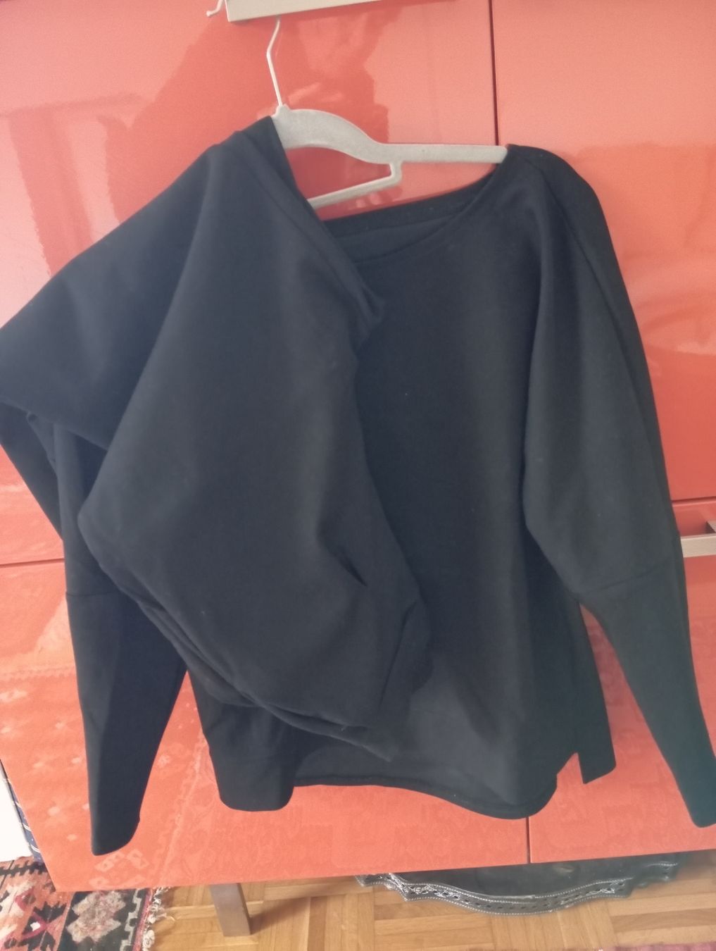 Lotti di vestiti: Felpa+pantaloni comodi – Usato da Minusio venduto da mael55
