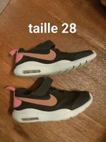 Nike air max enfant taille 28 très bon état 