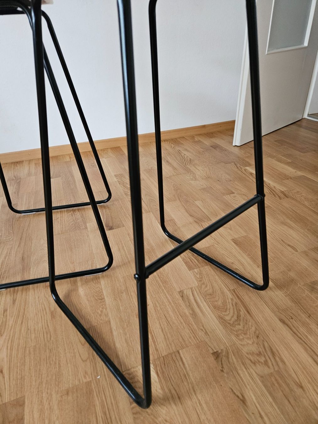 Sgabelli: 2 Barstühle Schwarz / Sitzhöhe 75cm – Usato da Zürich venduto da phiichay 4