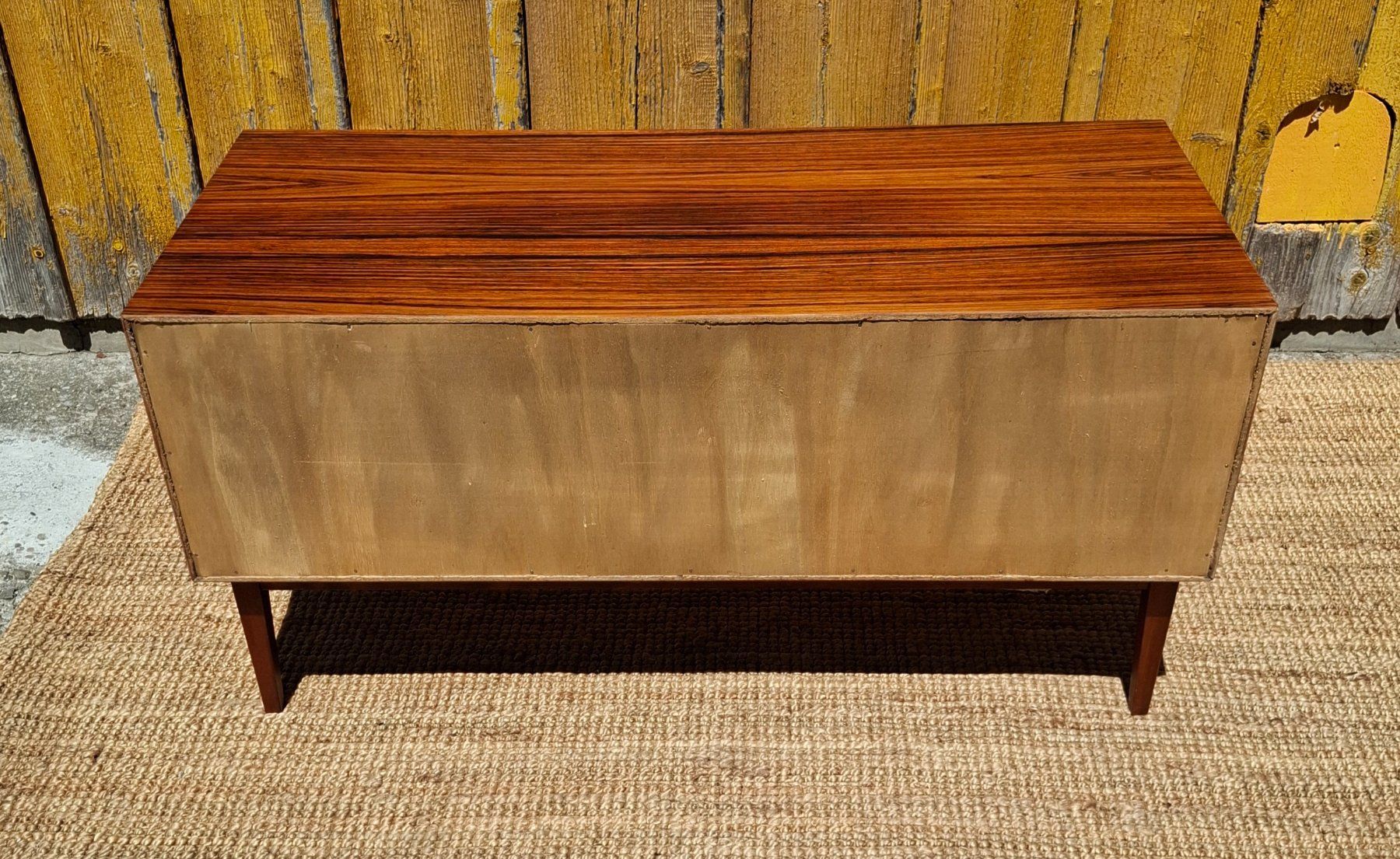 Cassettiere: Mid Century  Minimalist Sideboard Palisander style – Usato da Haslen AI venduto da Vintagelix 6