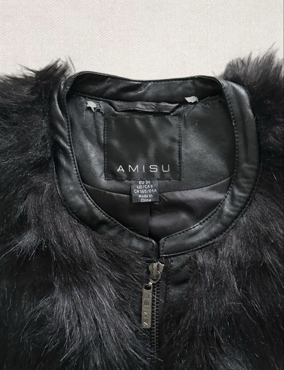Gilet & Giacche: Amisu Kunstfell Weste schwarz onesize – Nuovo (secondo la descrizione) da Wohlen AG venduto da jes_9c79 1