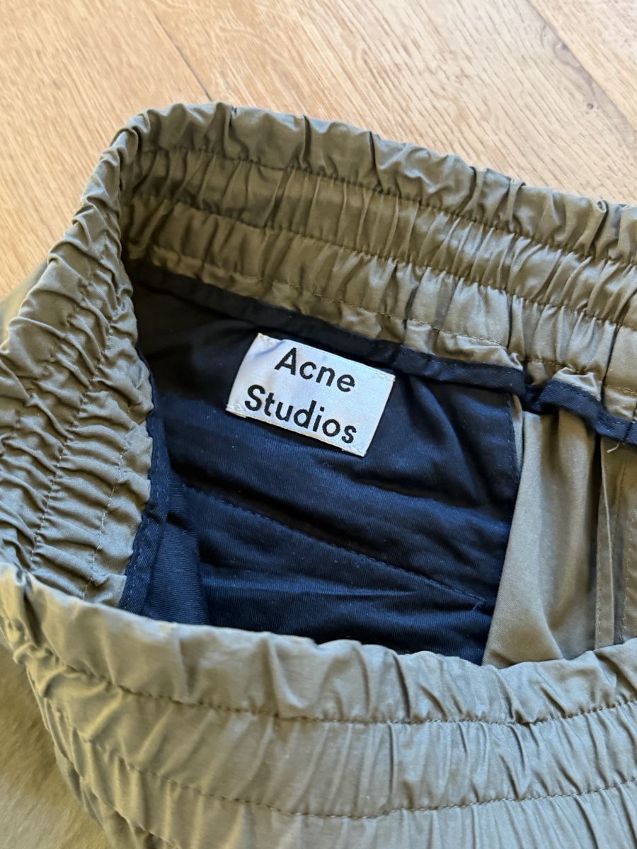Acne Studios Pantaloni: Acne Studios Trousers – Usato da Basel venduto da alp_9j2z 2