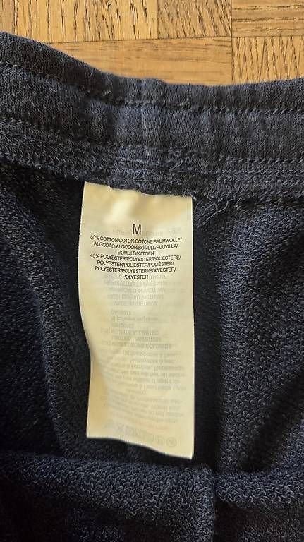 Hosen: kurze leichte Hose Grösse M – Gebraucht aus Wallisellen von s.varone 2