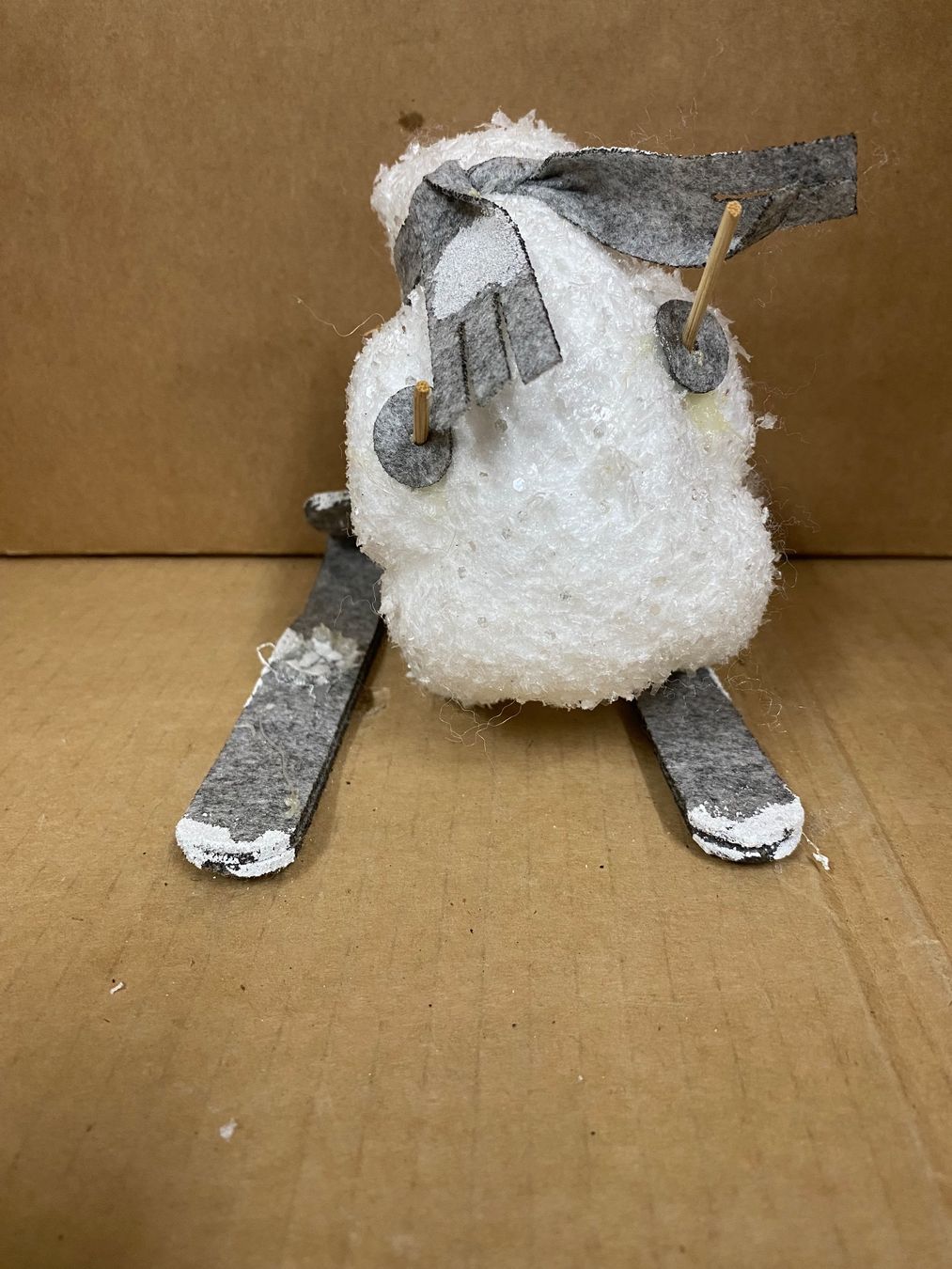 Statuette: Dekofigur Eisbär auf Skiern ein Ski verloren – Usato da Eschlikon TG venduto da ArtRec 2