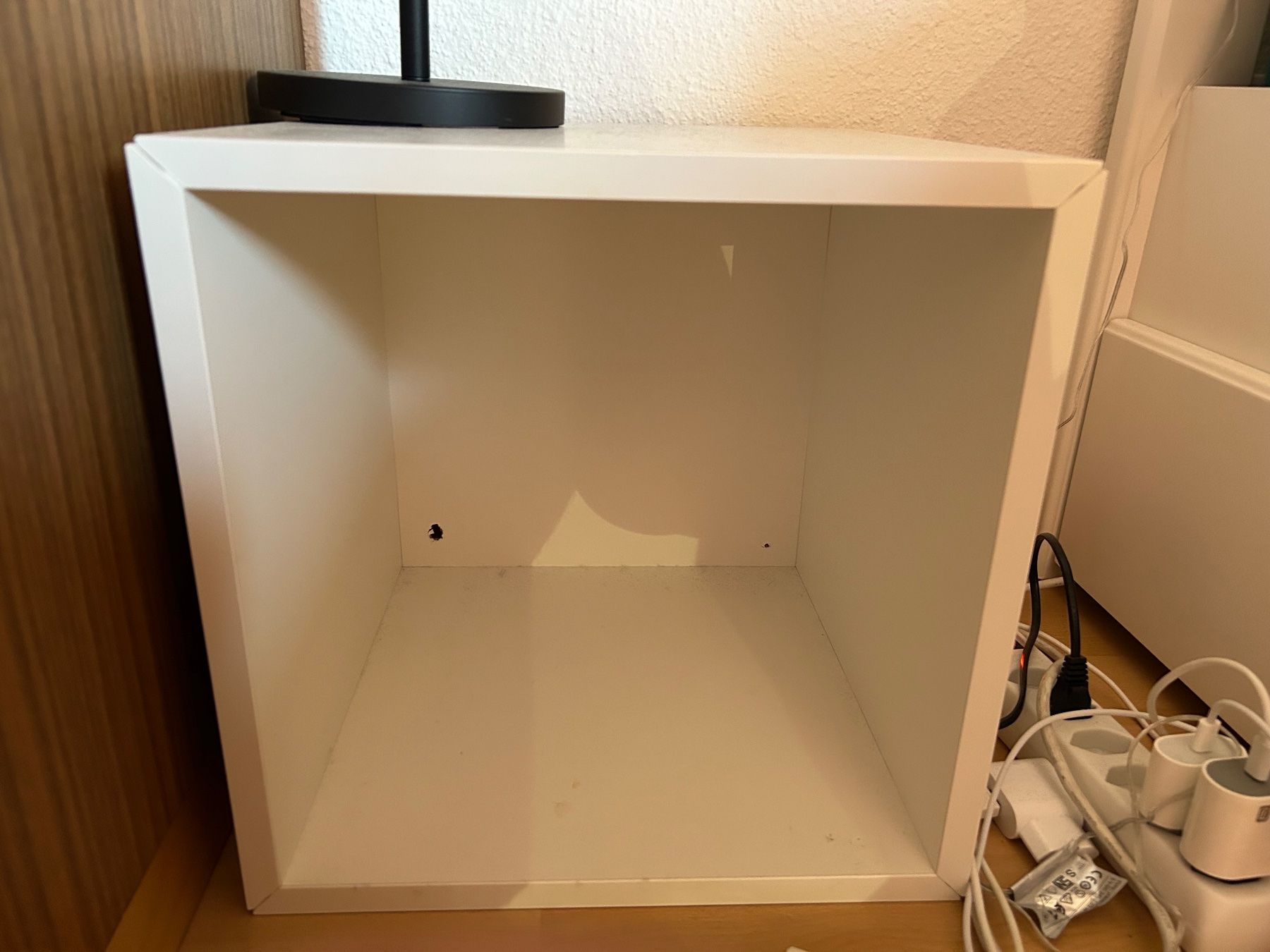 Ikea Comodini: Eket Quadratmöbel – Usato da Ittigen venduto da flu_nqh8