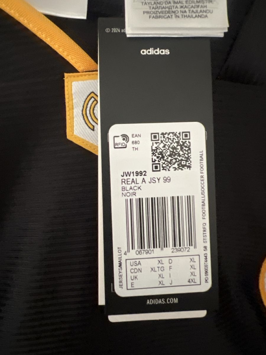 Adidas Leibchen & Hosen: Original Real Madrid Retro Trikot – Neu und originalverpackt aus Beinwil am See von justin.. 1