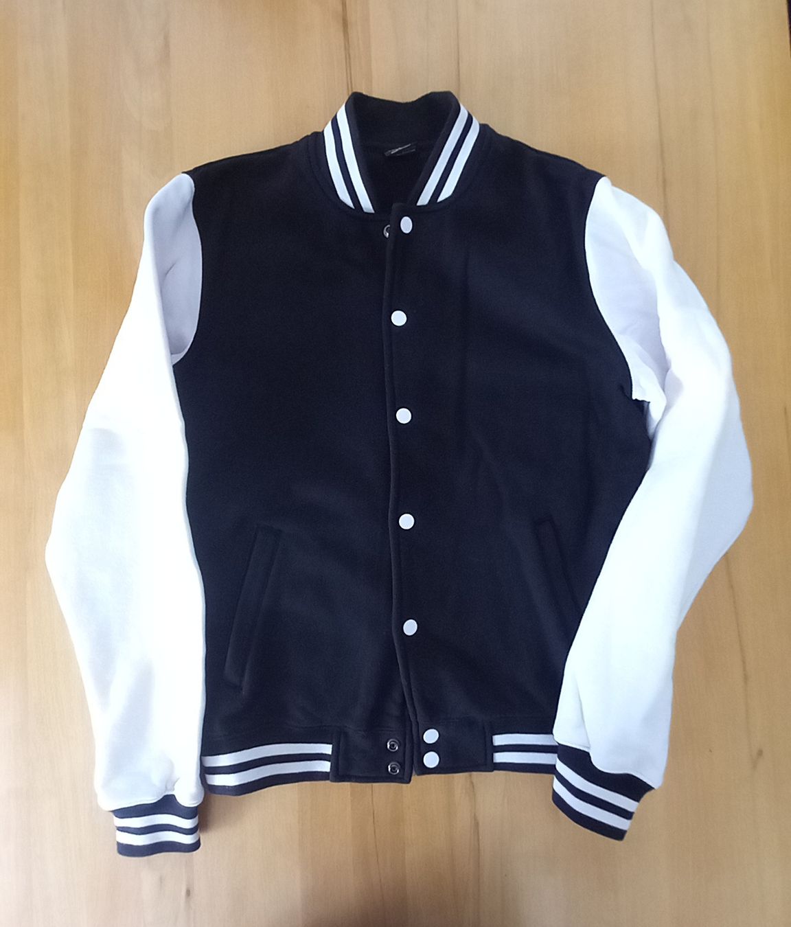 Giacche & Cappotti: Collegejacke gr 170 schwarz/weiss – Usato da Eggersriet venduto da Taylorjam