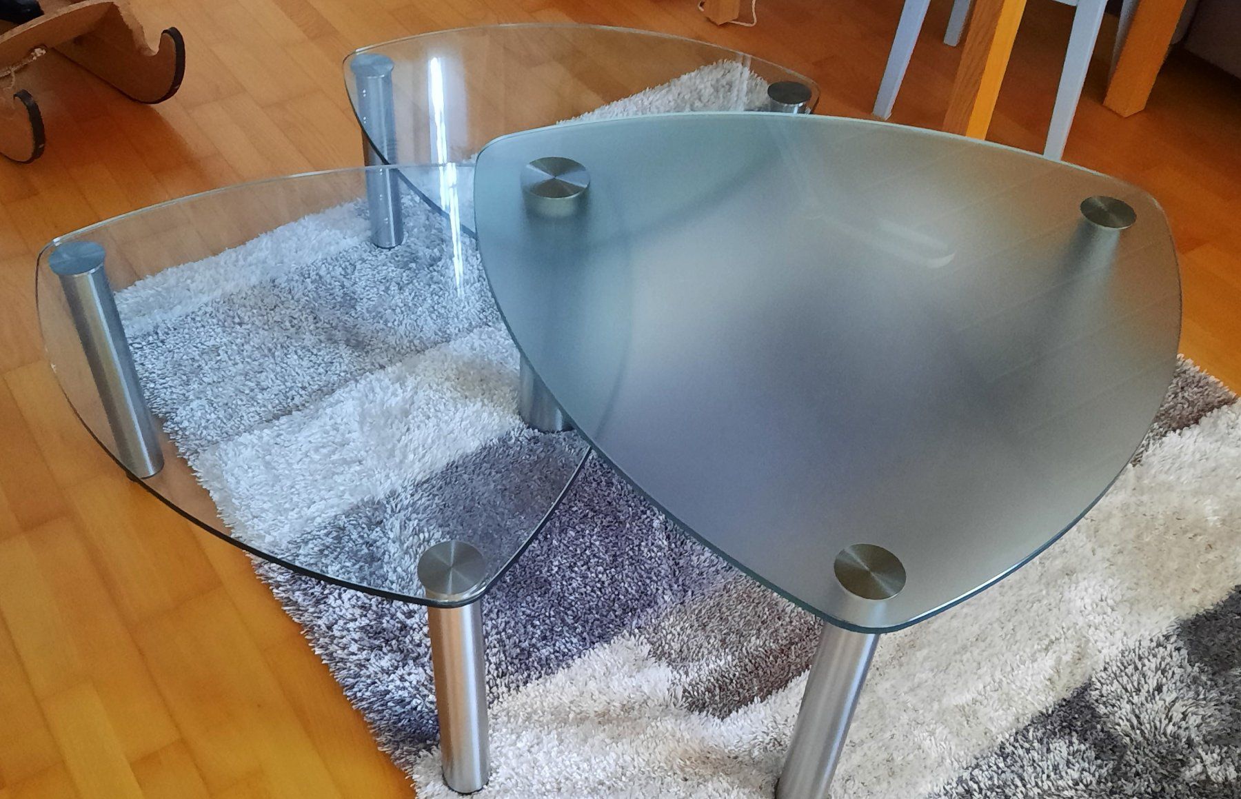 Bicchieri: Glas-Couchtisch, Dreieck Design – Usato da Niederwil SG venduto da Bert60