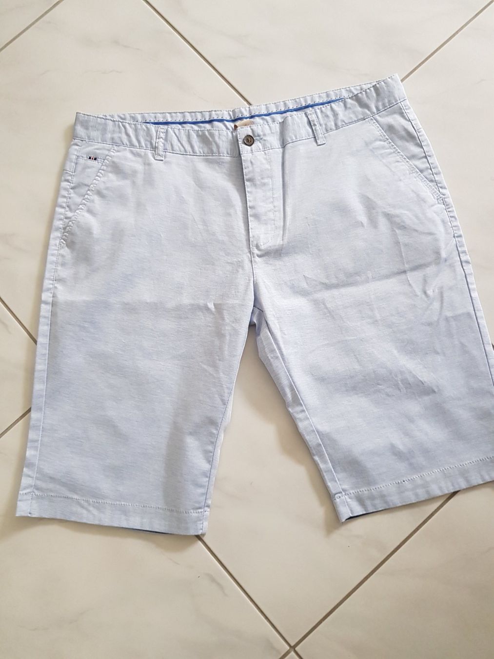 Pantaloni: Tolle Herren Shorts – Usato da Stansstad venduto da leoni66