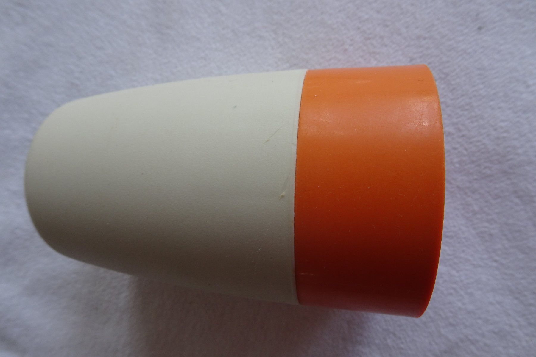Autre vaisselle: Tupperware Eierbecher und 3 min Ei Schneider und Halter – D'occasion à Strengelbach par schmetterling20 1