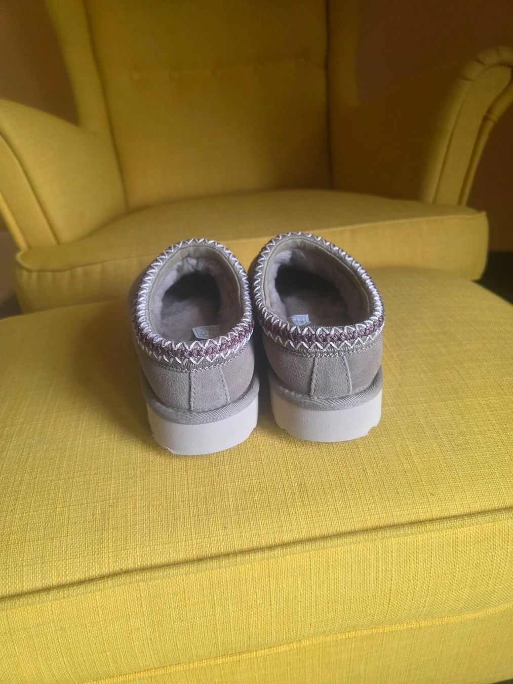 Ugg Chaussures femmes: UGG Hausschuhe neuGrösse 36 – Neuf (Voir description) à Wichtrach par Elenagonzi 2