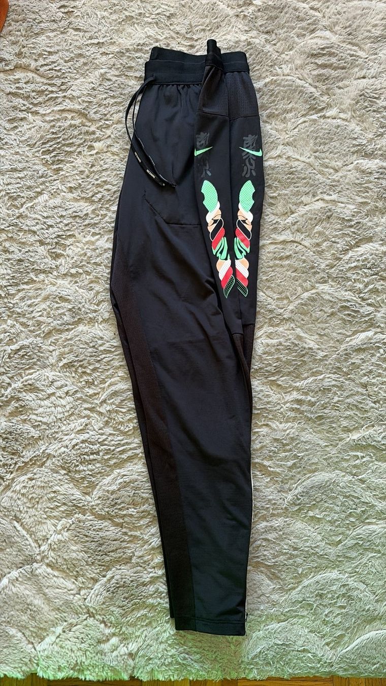 Nike Pantaloni: Nike running Tokyo – Nuovo (secondo la descrizione) da Lausanne venduto da Ths-run