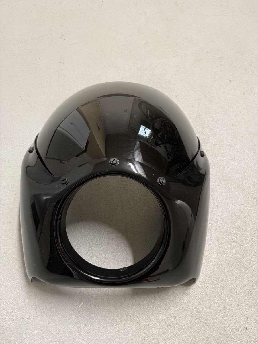 Harley-Davidson Tutti i ricambio per moto: Motorrad Scheinwerfermaske mit Windschild – Usato da Schachen LU venduto da Jenny_geen