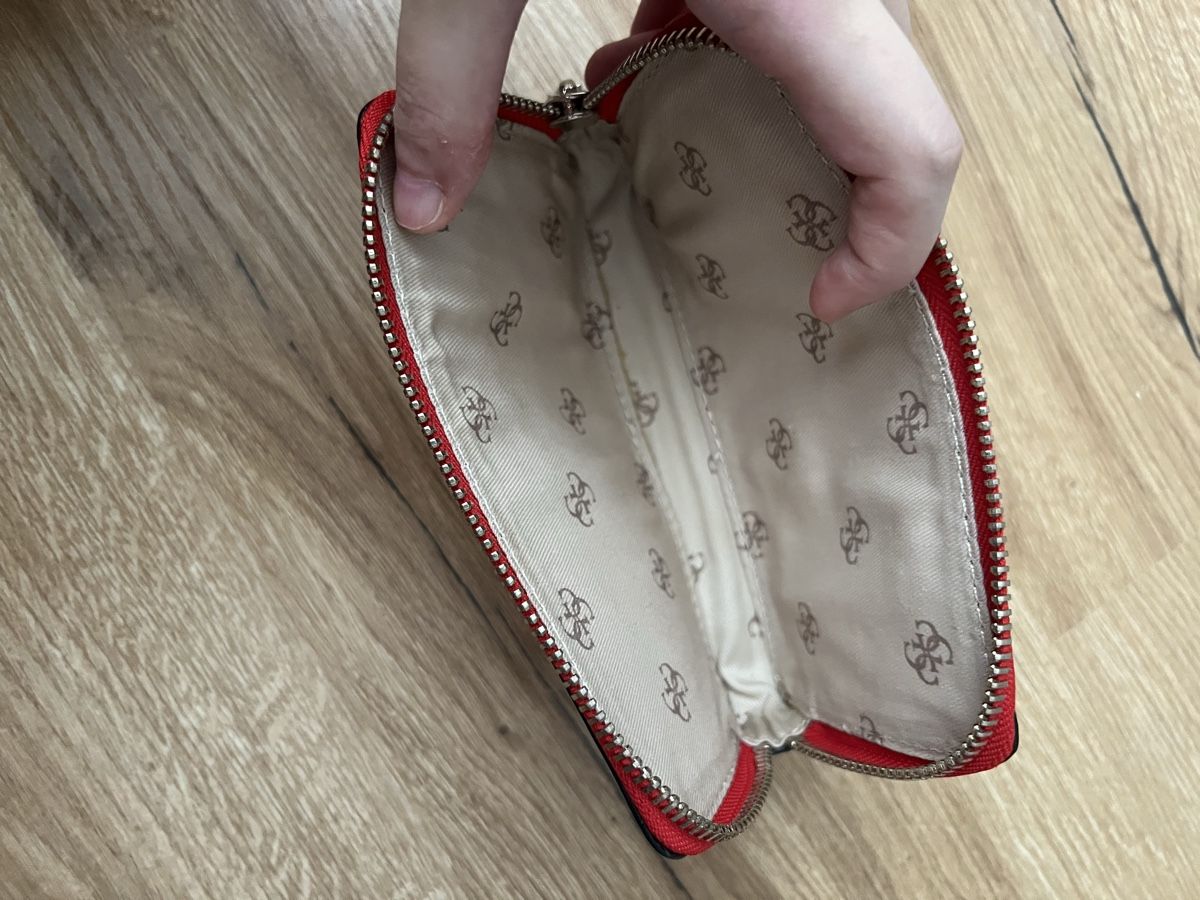 Guess Borse da donna: Guess Minitäschchen in rot – Nuovo (secondo la descrizione) da Dietikon venduto da rts888 2