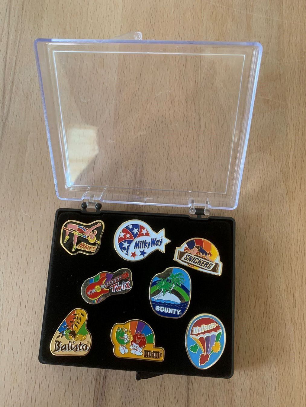 Broschen & Nadeln: Pin Serie – Neu (gemäss Beschreibung) aus Zauggenried von Mr-Jackman 1