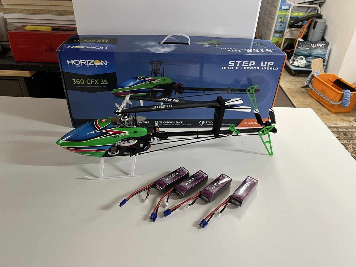 Blade RC Kits de montage: Heli Blade 360CFX 3S mit 4 Akkus – Neuf (Voir description) à Amlikon-Bissegg par hanspi1968
