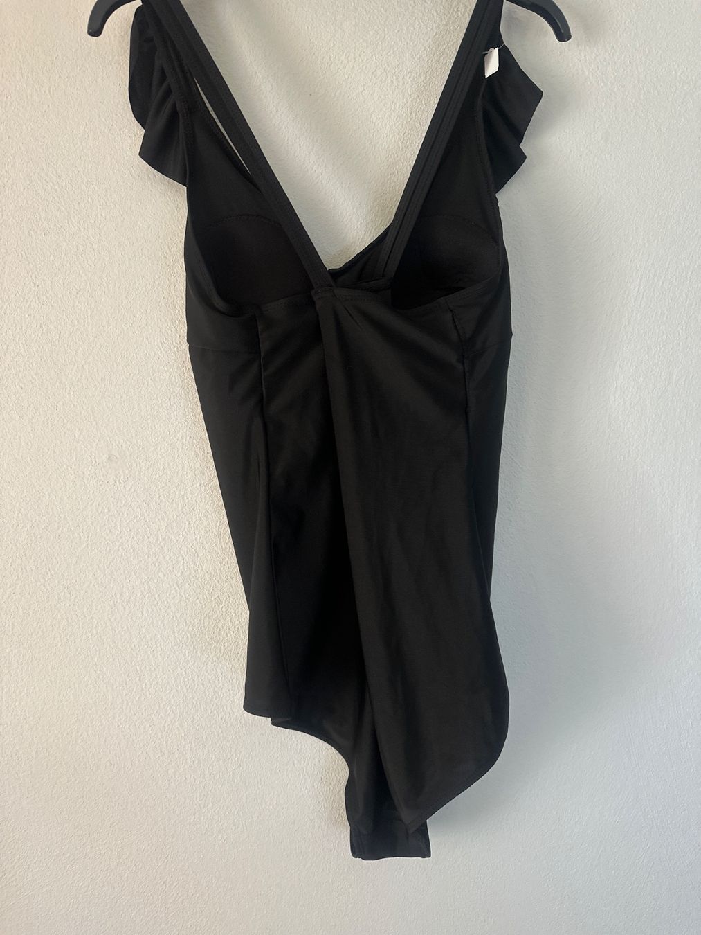Costumi da bagno & Bikini: SCHWARZER BADEANZUG MIT RÜSCHEN AUSSCHNITT – Usato da Meienried venduto da ManuelaBoutique 4