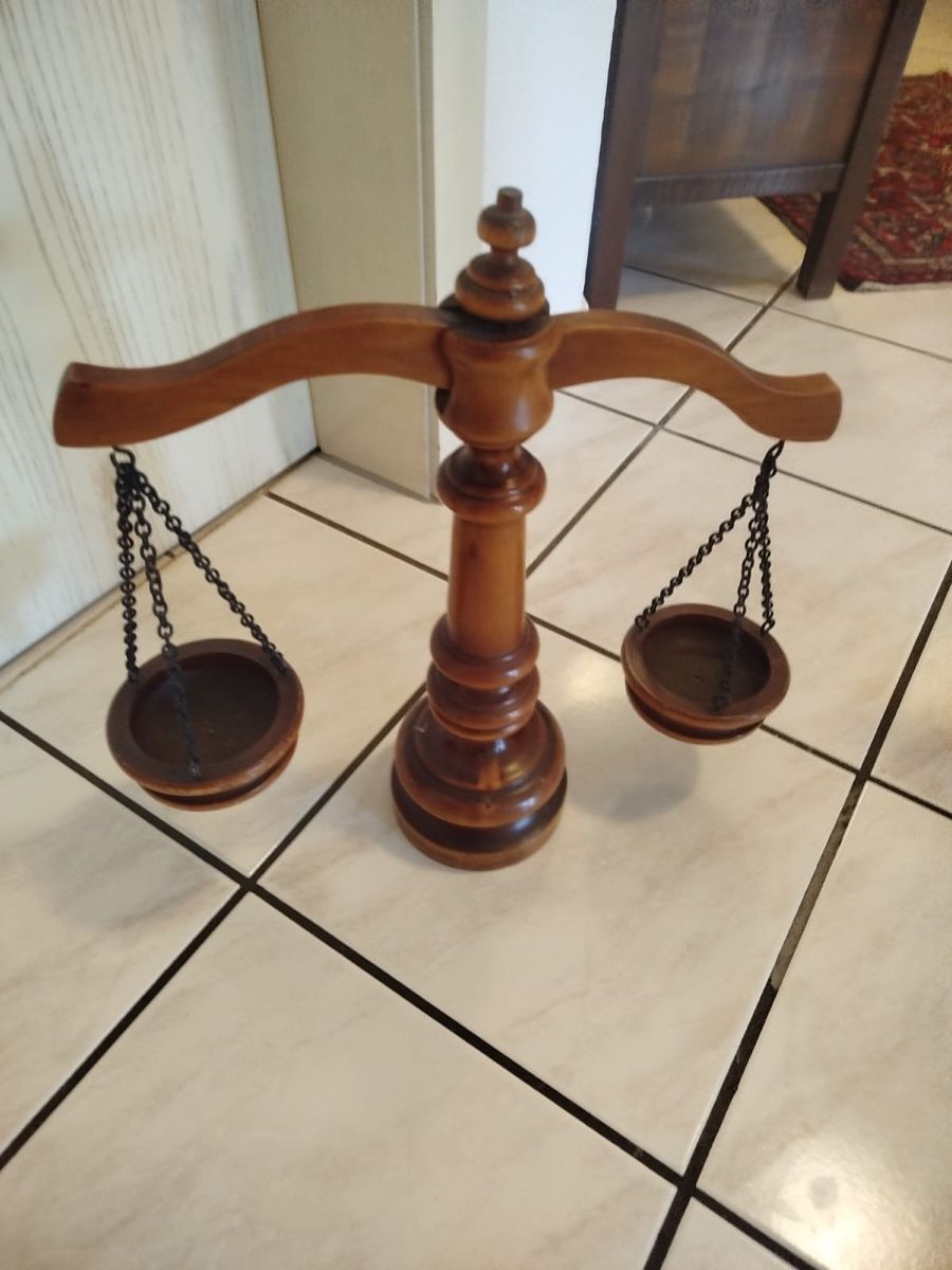 Balances et poids: Dekorative Holzwaage – D'occasion à Oftringen par zs78