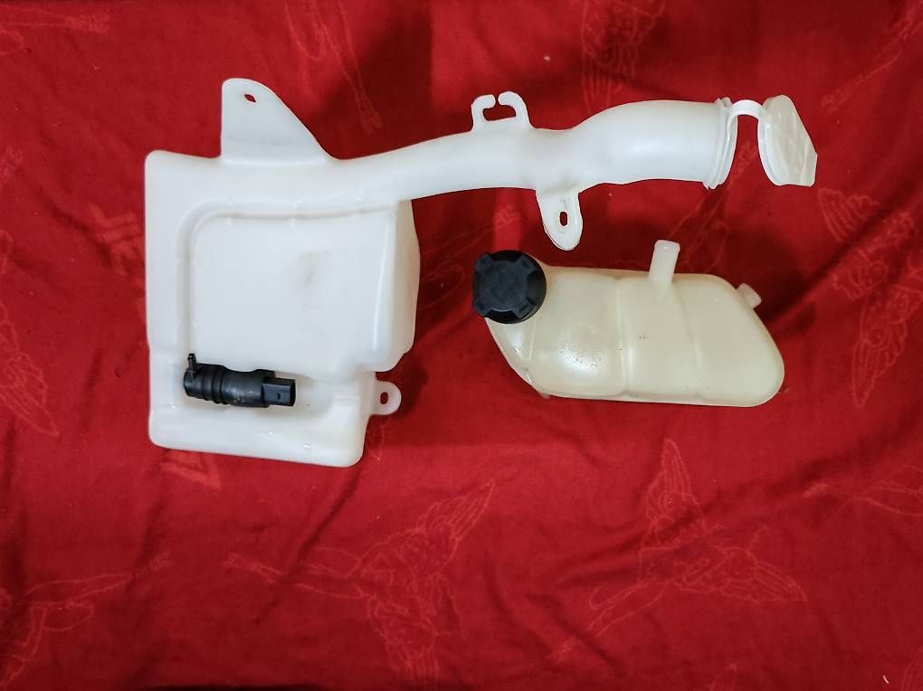 Smart Tutti pezzi di ricambio auto: Smart roadster vaschetta lavavetri o liquido raffreddamento – Usato da Cadenazzo venduto da Mulinacu 4