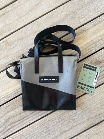 Freitag Ruby F274 Umhängetasche Silber schwarz (neu)