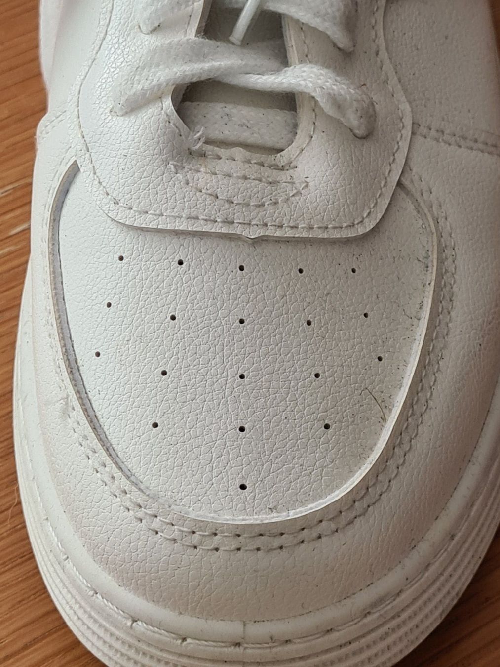 Scarpe da donna: weisse Freizeitschuhe aus Leder Grösse 39 – Usato da Olten venduto da chaas21 3