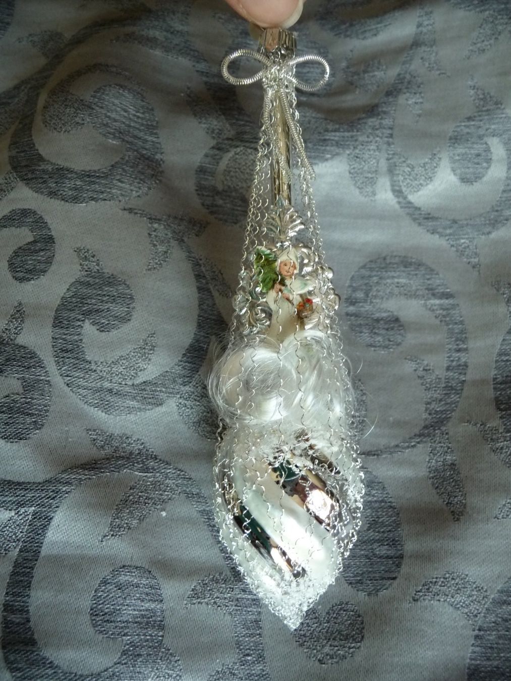 Tutte le decorazioni: Nostalgischer Christbaumschmuck silber mit Christkind-Oblate – Nuovo e nell'imballaggio originale da Alpnach Dorf venduto da marvo