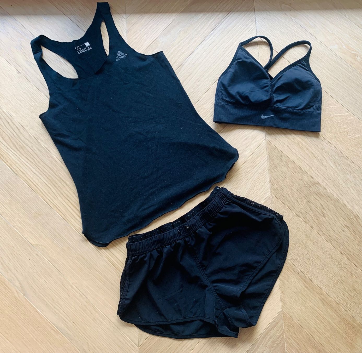 Adidas Kleiderpakete: SPORT: ADIDAS & NIKE set XS/S – Gebraucht aus Zürich von Angela_Fashion_Lover