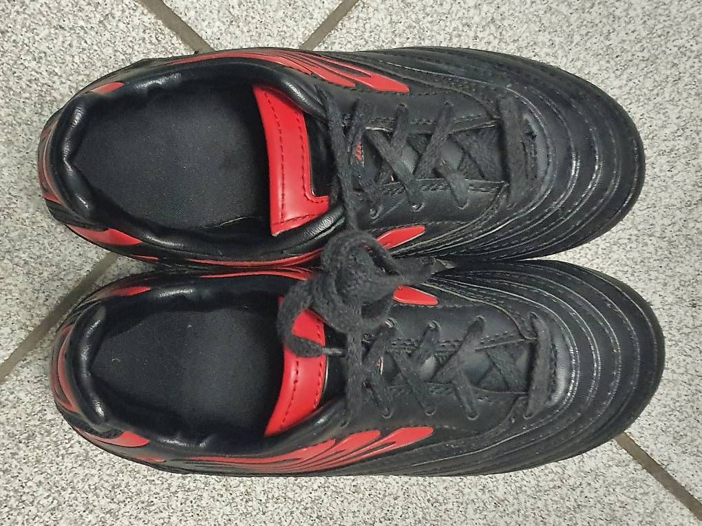 Chaussures hommes: Fussballschuhe – D'occasion à Waltenschwil par ginola_23