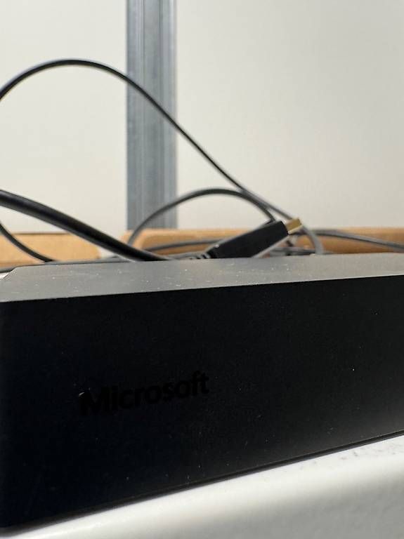 Microsoft Dockingstation: Microsoft Surface Dock mit 2x DisplayPort Kabel – Gebraucht aus Schübelbach von Rahnmont 2