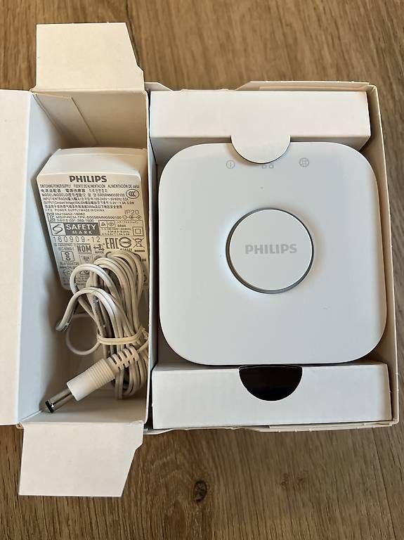 Lampade: Bridge Philips Hue – Usato da Bovernier venduto da NicoNiarf 2
