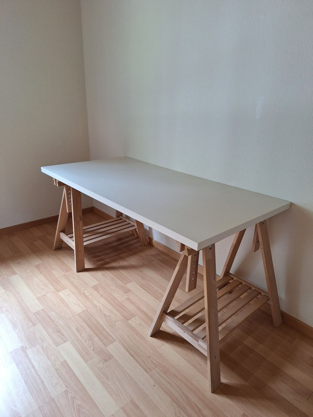 Ikea Scrivanie: Höhenverstellbarer Schreibtisch – Usato da Cazis venduto da ChristinaGu