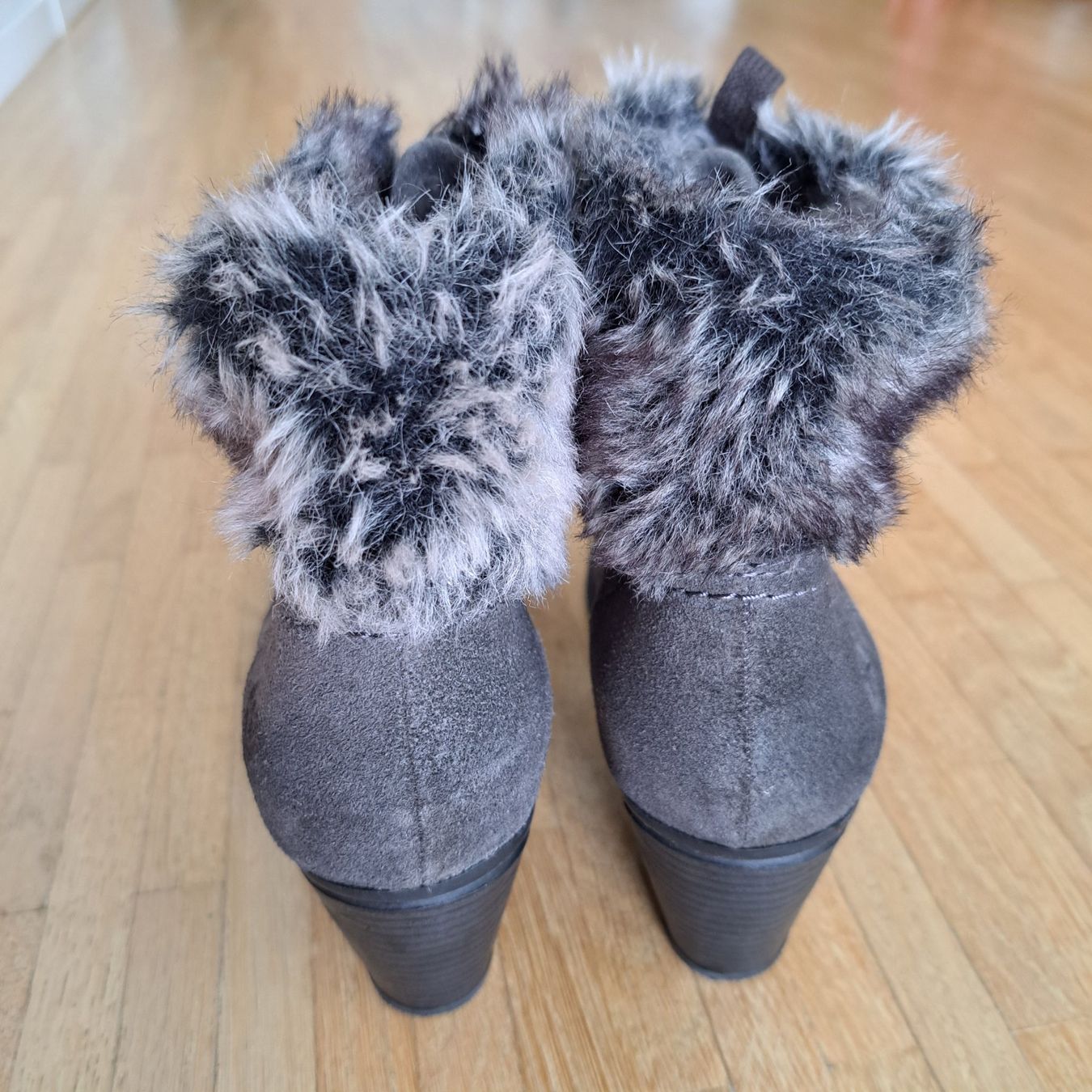 Scarpe da donna: Bottines avec fourrure – Nuovo (secondo la descrizione) da Le Mont-sur-Lausanne venduto da olatiu 3