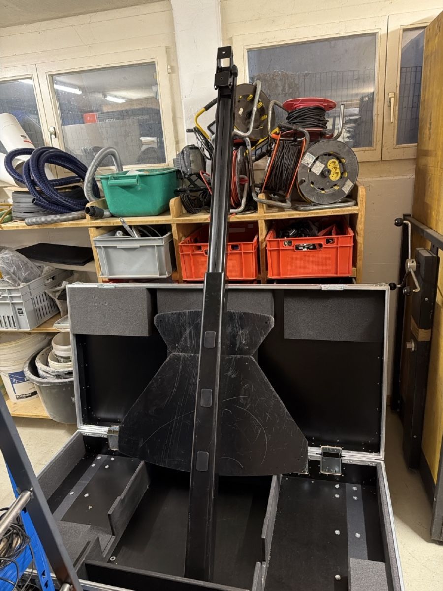 Supporti a parete: Display Standfuss extrem stabil massiv 220cm höhe max – Usato da Dagmersellen venduto da INEICHEN-MULTIMEDIA 3