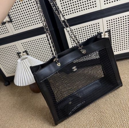 Handtasche schwarz mit Kettengriff neu