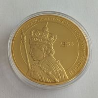 Vergoldete Münze Queen mit Edelstein - 1953