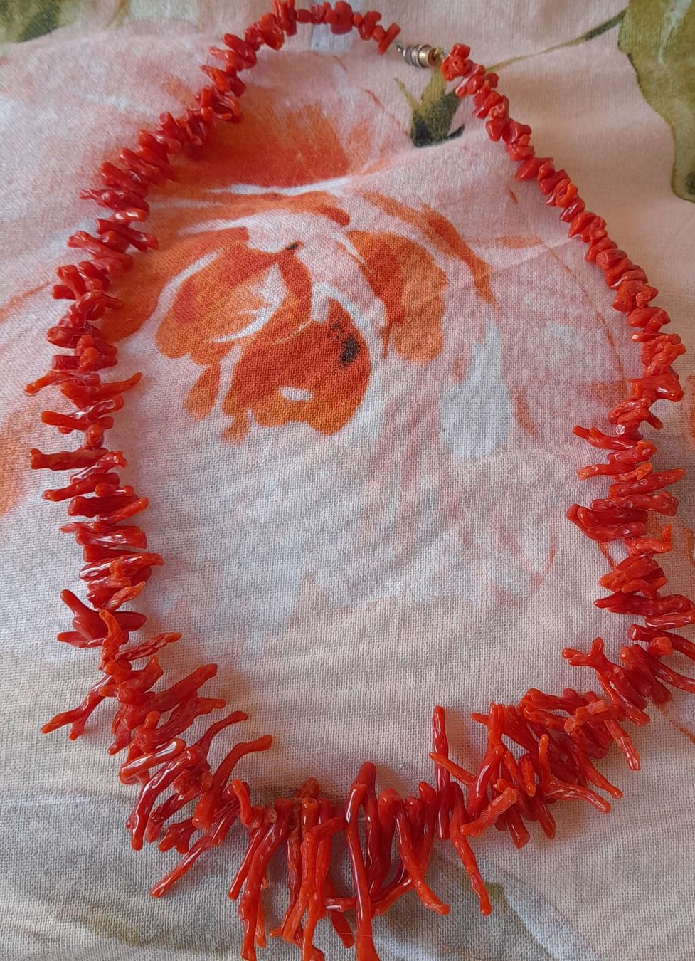 Catenine: Collana vintage di corallo vecchia- Elegante – Usato da Lugano venduto da ann_5w7n