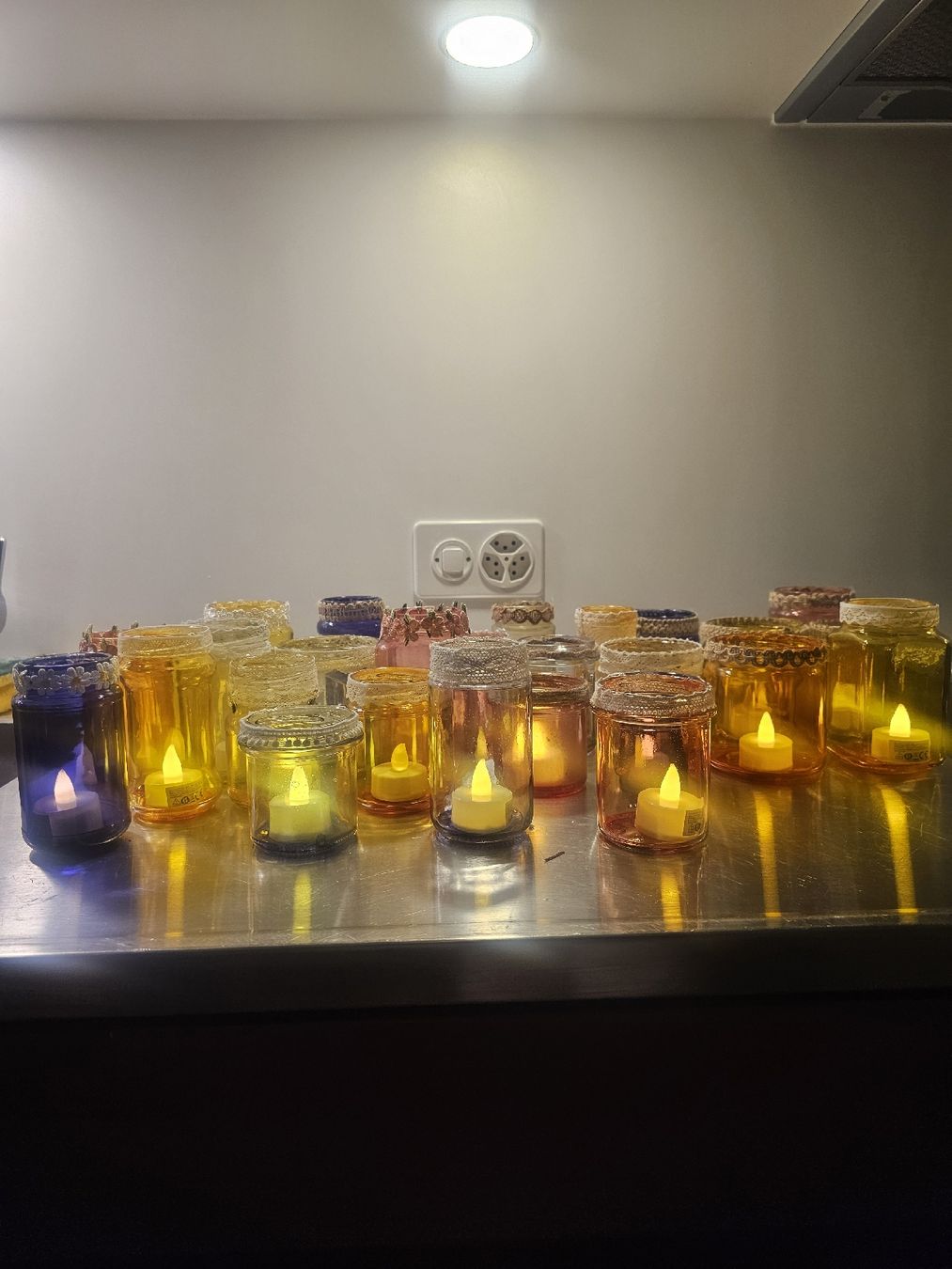Partylite Tutte le decorazioni: 130 bunte Teelichter Gläser – Usato da Zürich venduto da SelinaA. 4