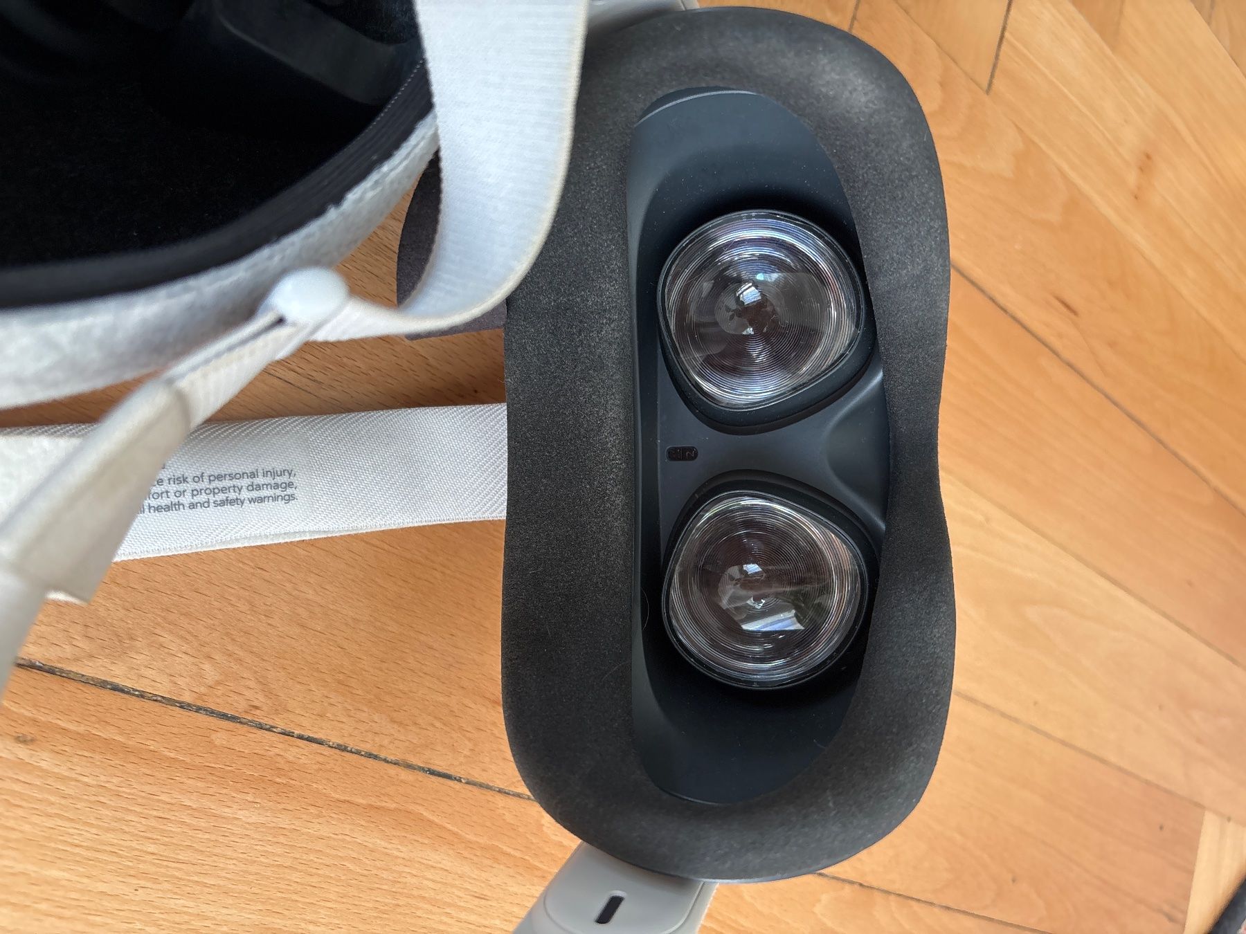Meta Casco VR: Meta Quest 2 VR und Case – Usato da Zürich venduto da kleinervogel 6