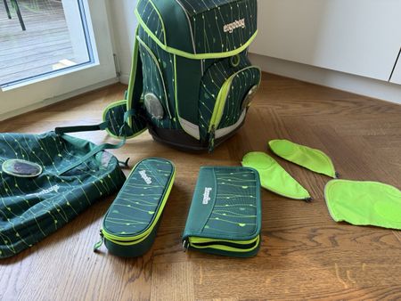 Ergobag Schulranzen Set Grün 4-teilig guter Zustand
